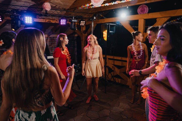 18nastka Klaudii-982