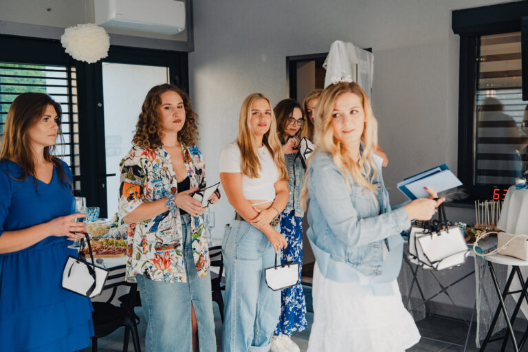 2025-09-13 – panienski rzymska chata-111