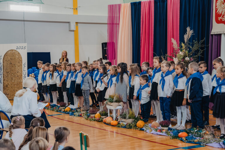 2025-10-17 pasowanie pierwszakow (108)