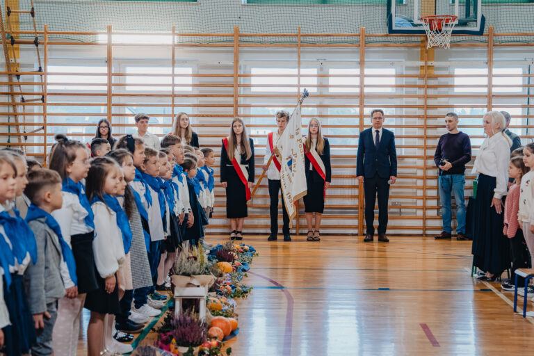 2025-10-17 pasowanie pierwszakow (115)