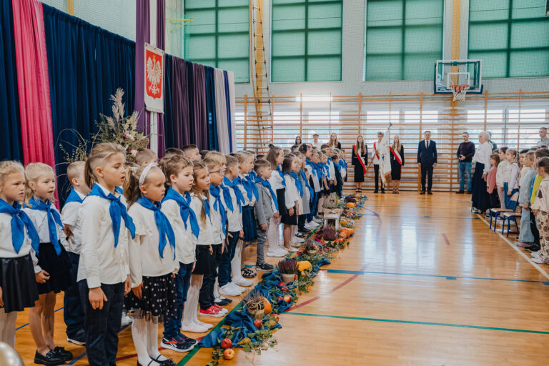 2025-10-17 pasowanie pierwszakow (117)