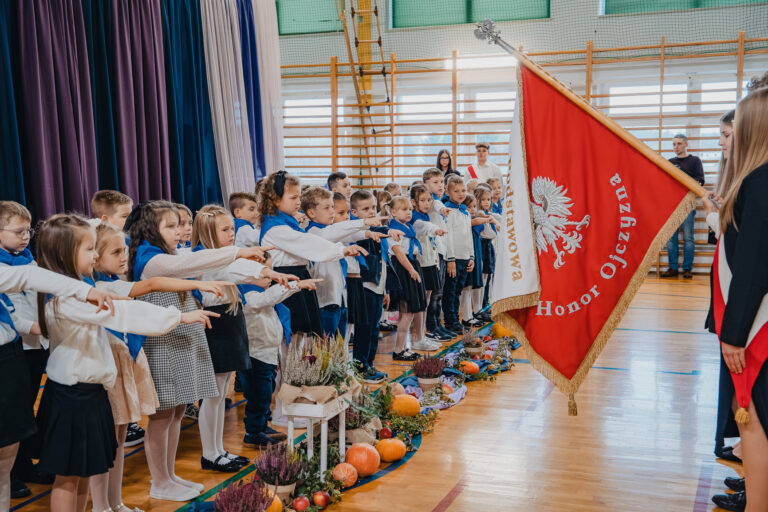2025-10-17 pasowanie pierwszakow (123)