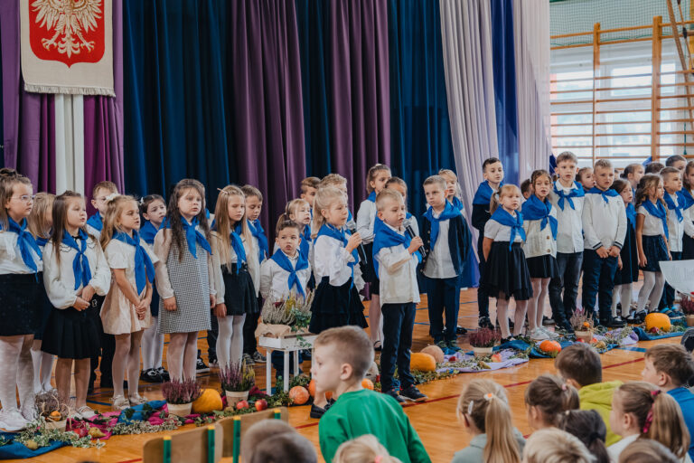 2025-10-17 pasowanie pierwszakow (128)