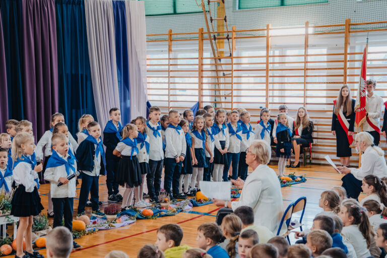 2025-10-17 pasowanie pierwszakow (131)