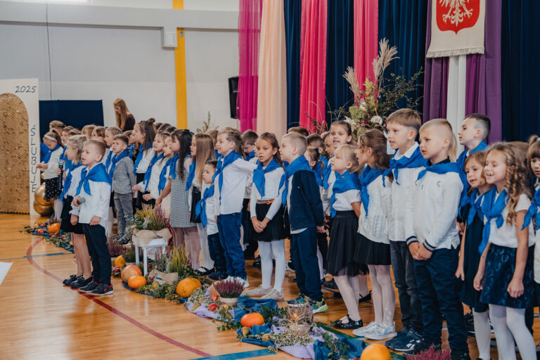 2025-10-17 pasowanie pierwszakow (132)
