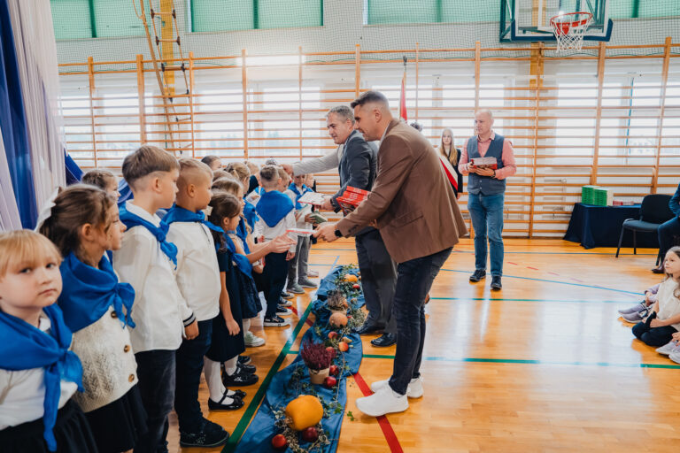 2025-10-17 pasowanie pierwszakow (150)