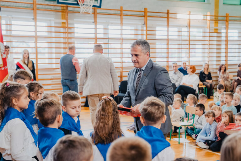 2025-10-17 pasowanie pierwszakow (152)