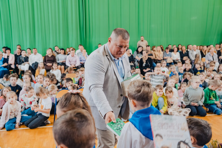 2025-10-17 pasowanie pierwszakow (153)