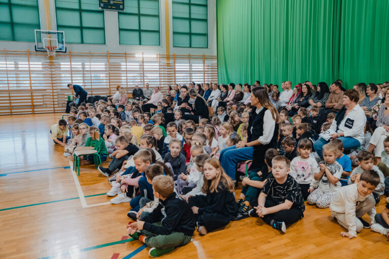 2025-10-17 pasowanie pierwszakow (16)