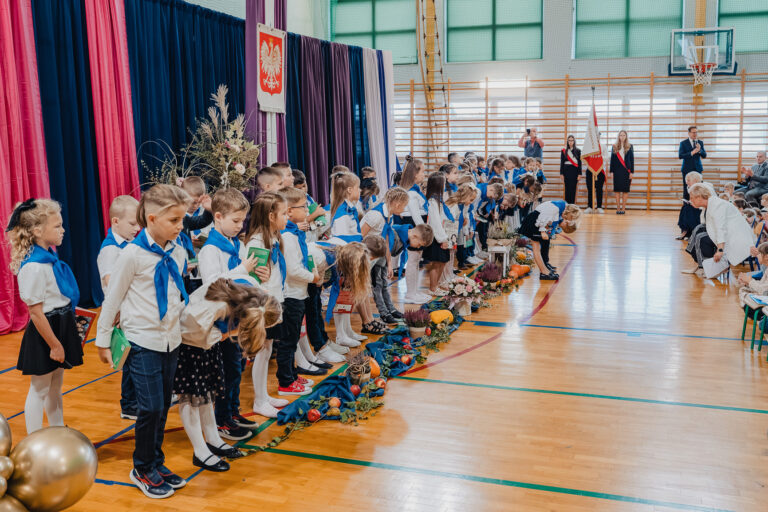 2025-10-17 pasowanie pierwszakow (179)