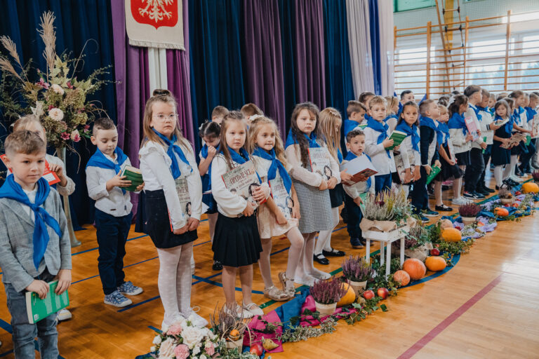 2025-10-17 pasowanie pierwszakow (275)