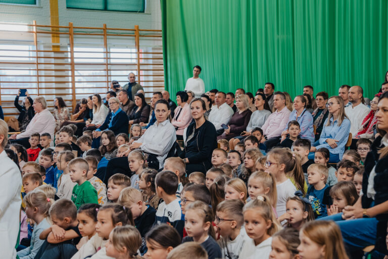 2025-10-17 pasowanie pierwszakow (34)