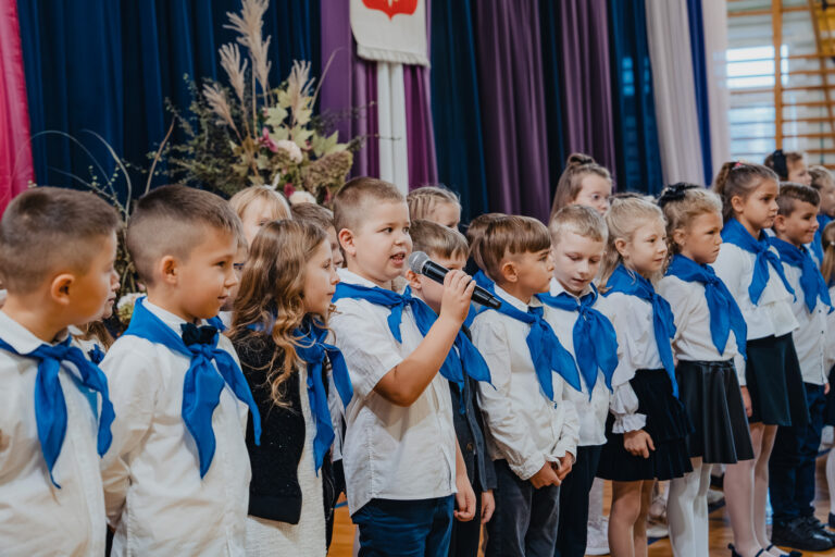 2025-10-17 pasowanie pierwszakow (35)