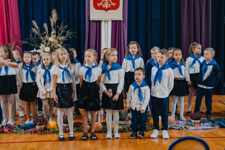 2025-10-17 pasowanie pierwszakow (4)