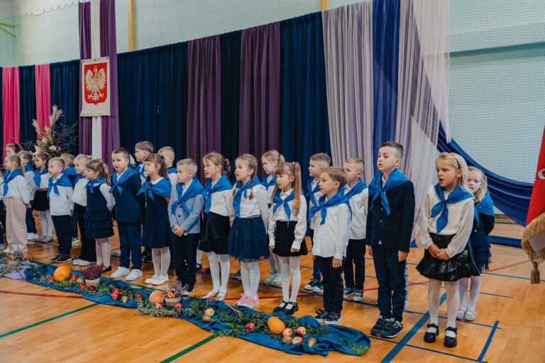 2025-10-17 pasowanie pierwszakow (49)