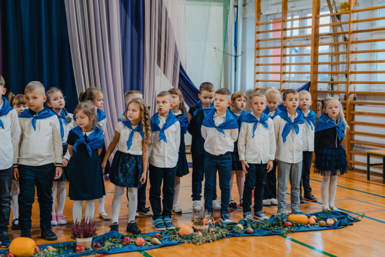 2025-10-17 pasowanie pierwszakow (5)