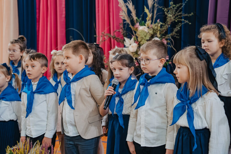 2025-10-17 pasowanie pierwszakow (66)