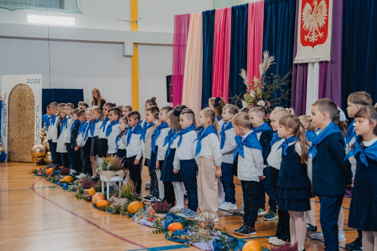 2025-10-17 pasowanie pierwszakow (69)