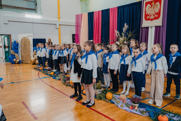 2025-10-17 pasowanie pierwszakow (71)