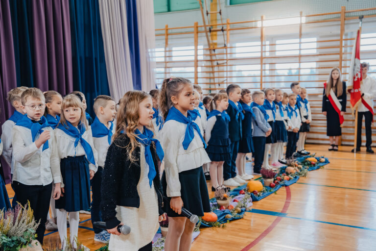 2025-10-17 pasowanie pierwszakow (72)