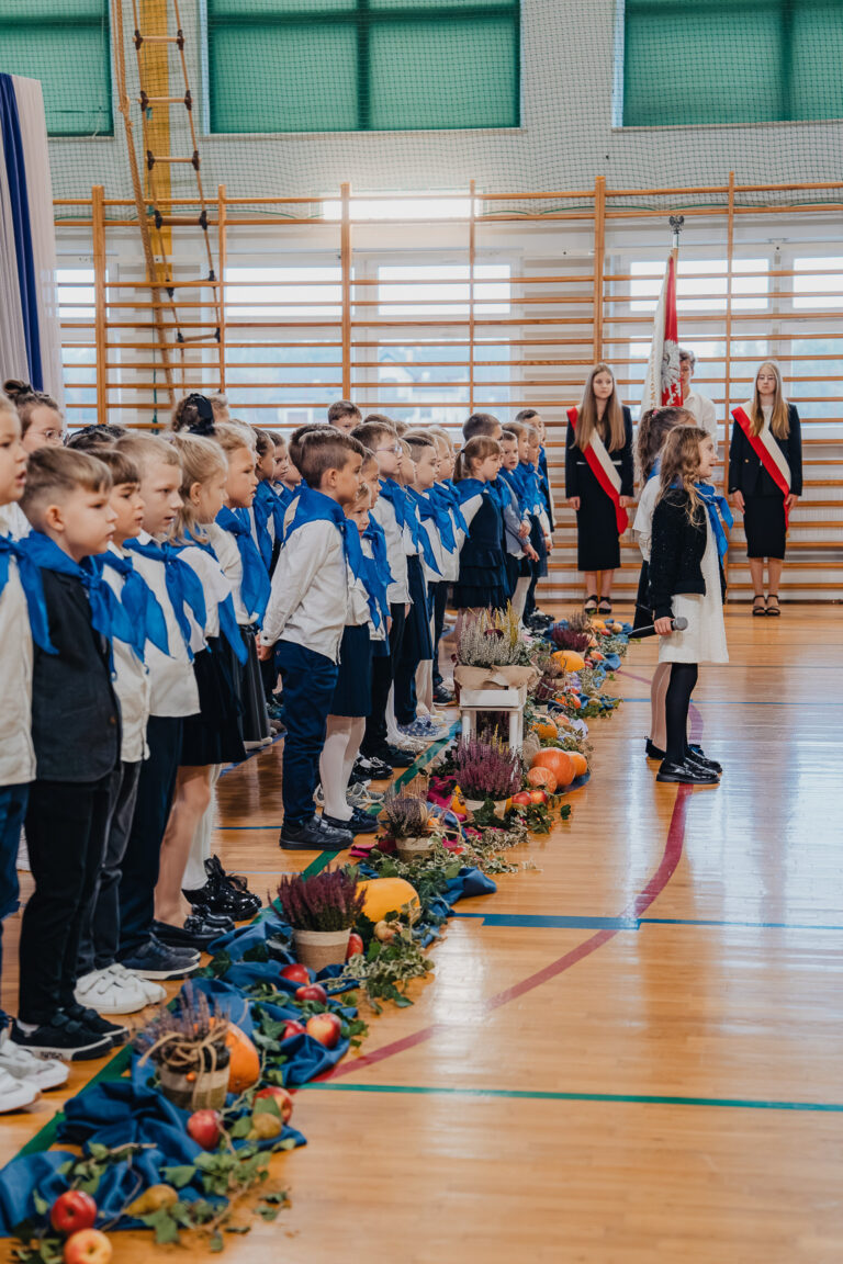 2025-10-17 pasowanie pierwszakow (75)