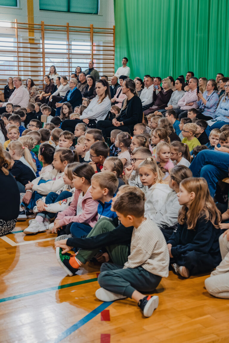 2025-10-17 pasowanie pierwszakow (76)