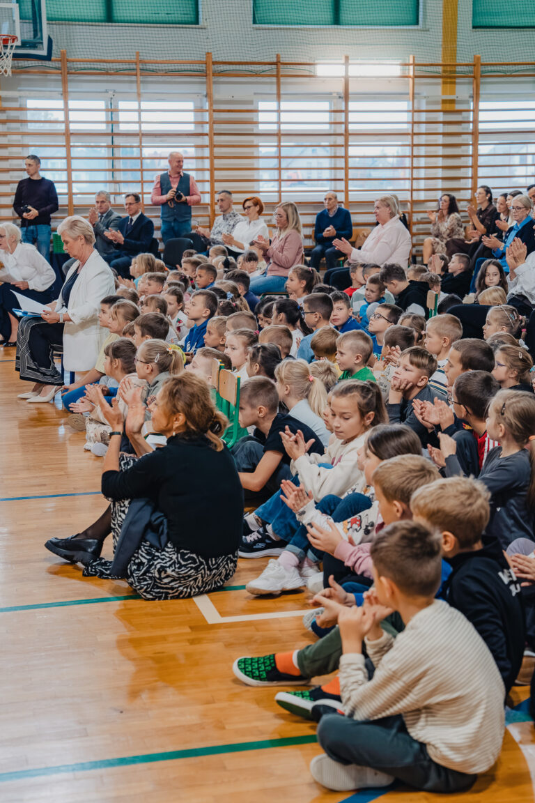 2025-10-17 pasowanie pierwszakow (77)