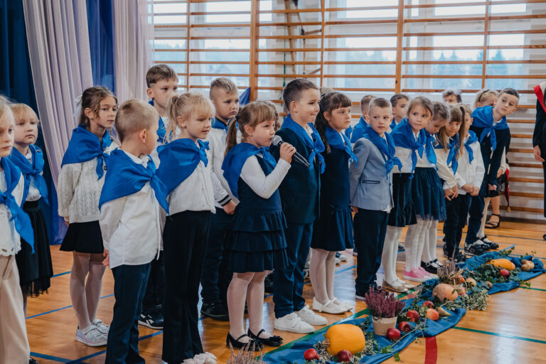 2025-10-17 pasowanie pierwszakow (78)