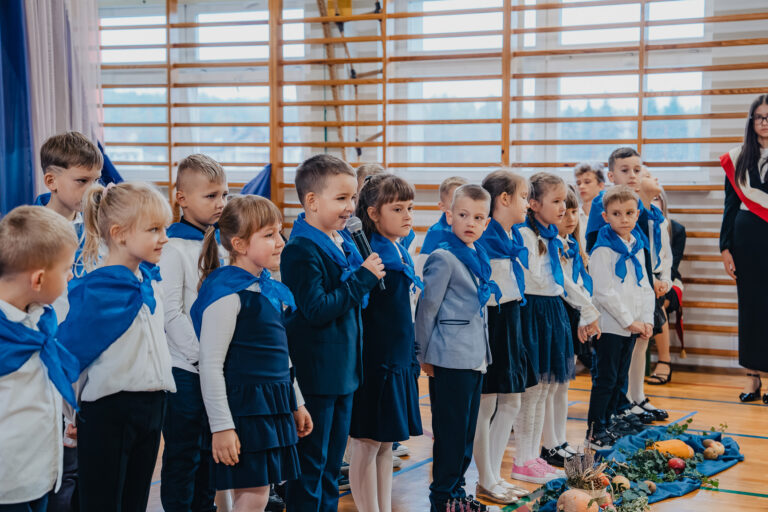 2025-10-17 pasowanie pierwszakow (79)