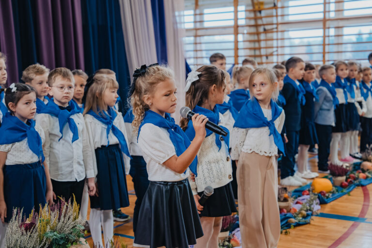 2025-10-17 pasowanie pierwszakow (80)