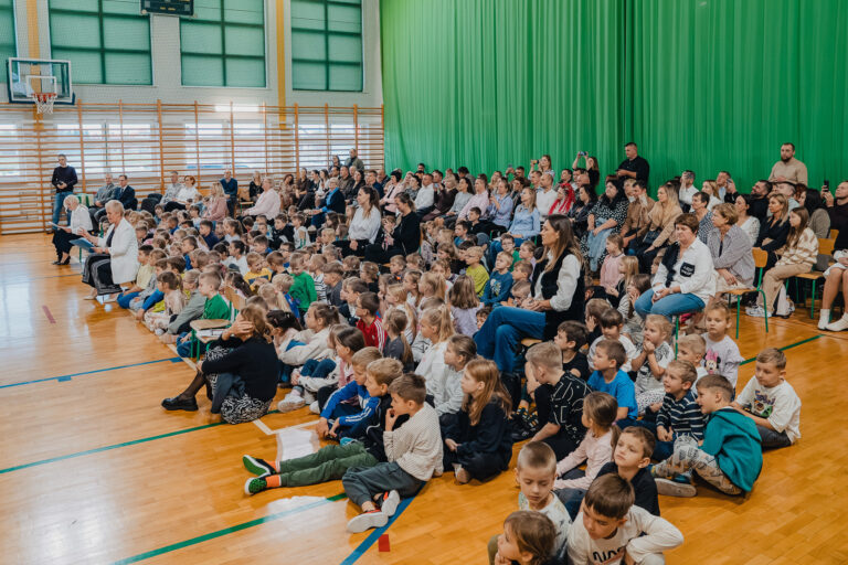 2025-10-17 pasowanie pierwszakow (84)