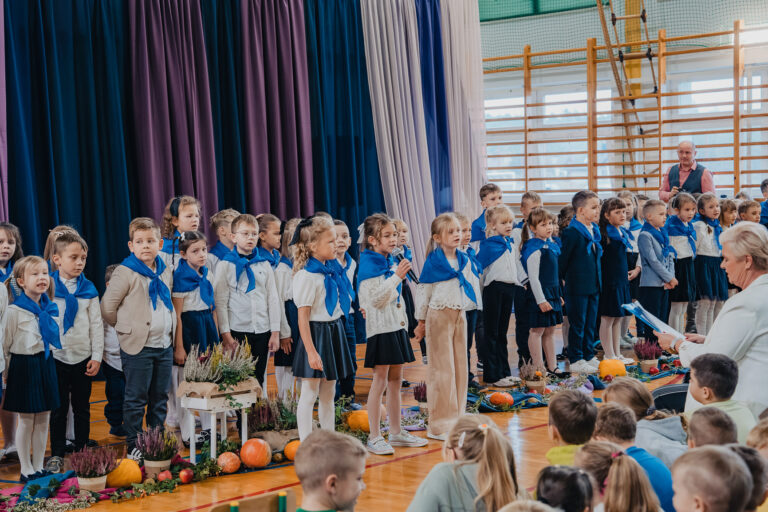 2025-10-17 pasowanie pierwszakow (85)