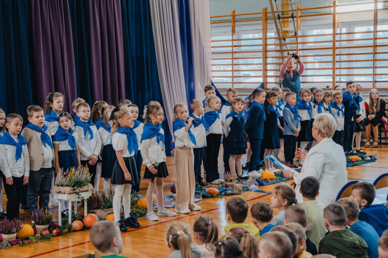 2025-10-17 pasowanie pierwszakow (87)