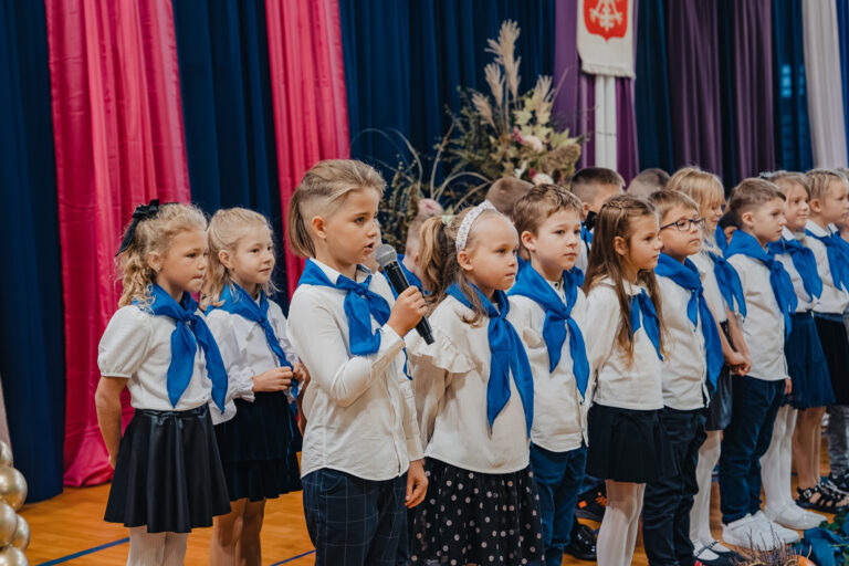 2025-10-17 pasowanie pierwszakow (88)