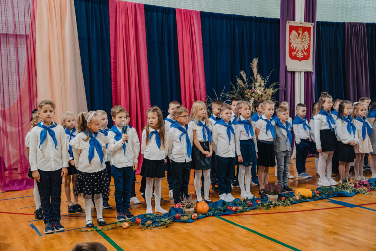 2025-10-17 pasowanie pierwszakow (91)