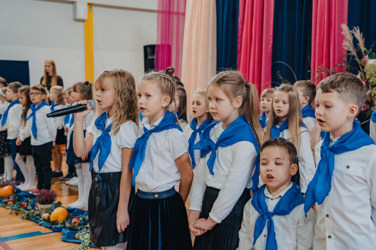 2025-10-17 pasowanie pierwszakow (98)